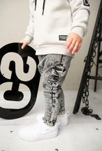 Load image into Gallery viewer, CS Detailed Pocket Jeans - Ash