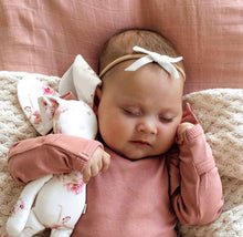 Load image into Gallery viewer, White Velvet Bow