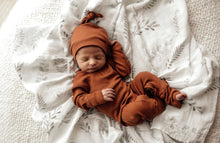 Load image into Gallery viewer, Biscuit Ribbed Knotted Beanie